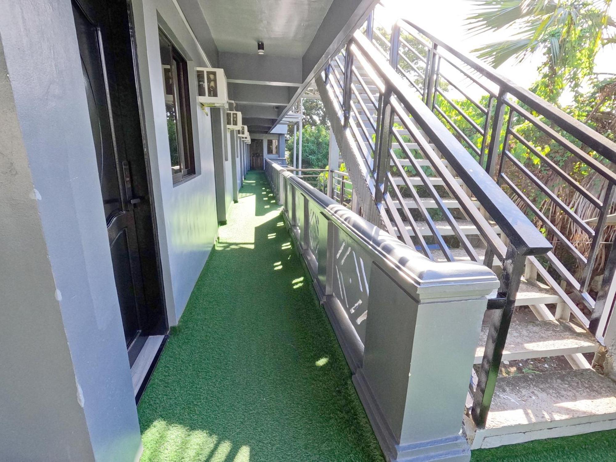 Lucky Tito Coron Dive Resort Exterior photo